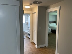 2 Schlafzimmer, Schreibtisch, Bügeleisen/Bügelbrett, kostenloses WLAN