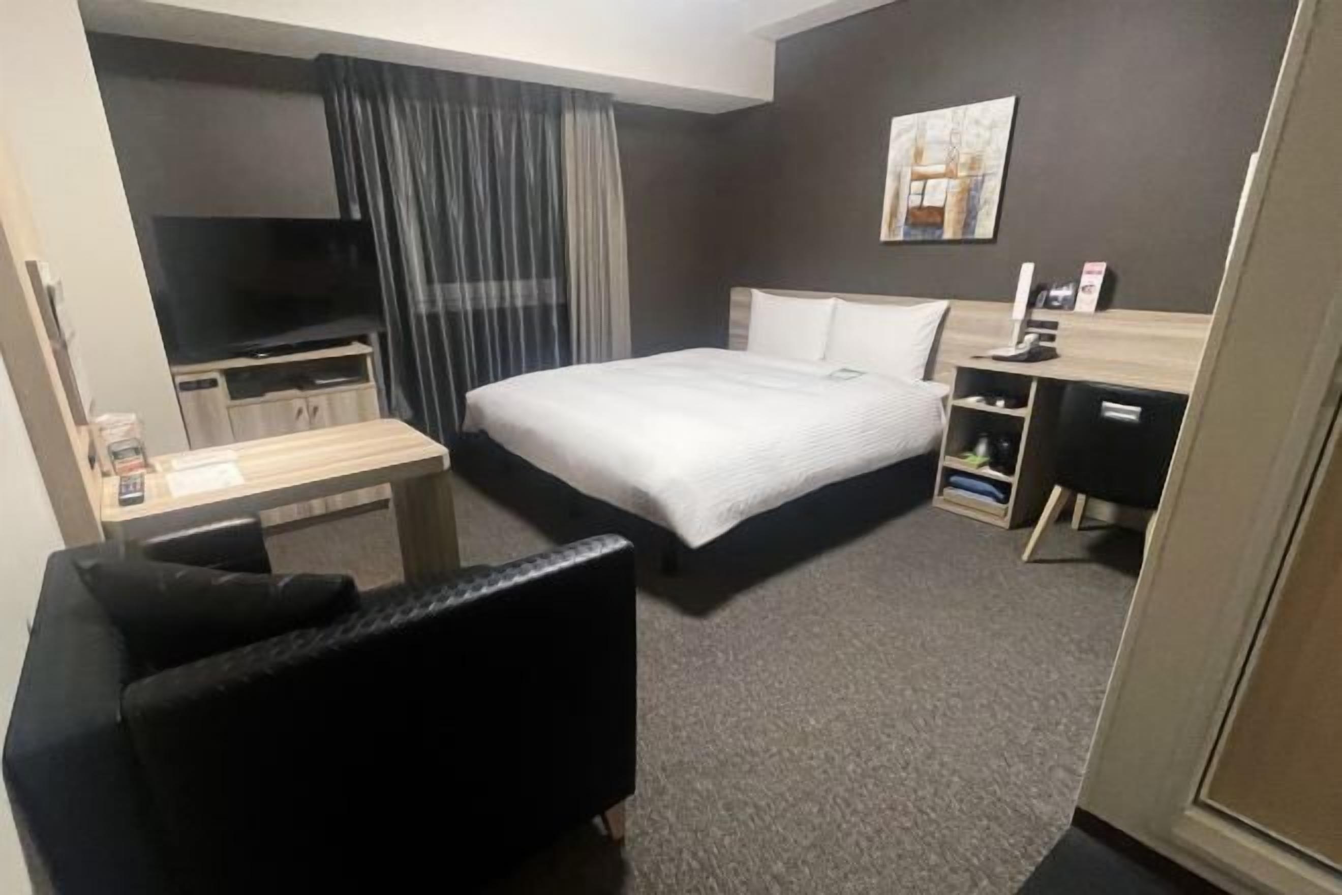 Bureau, accès au Wi-Fi (inclus), literie fournie