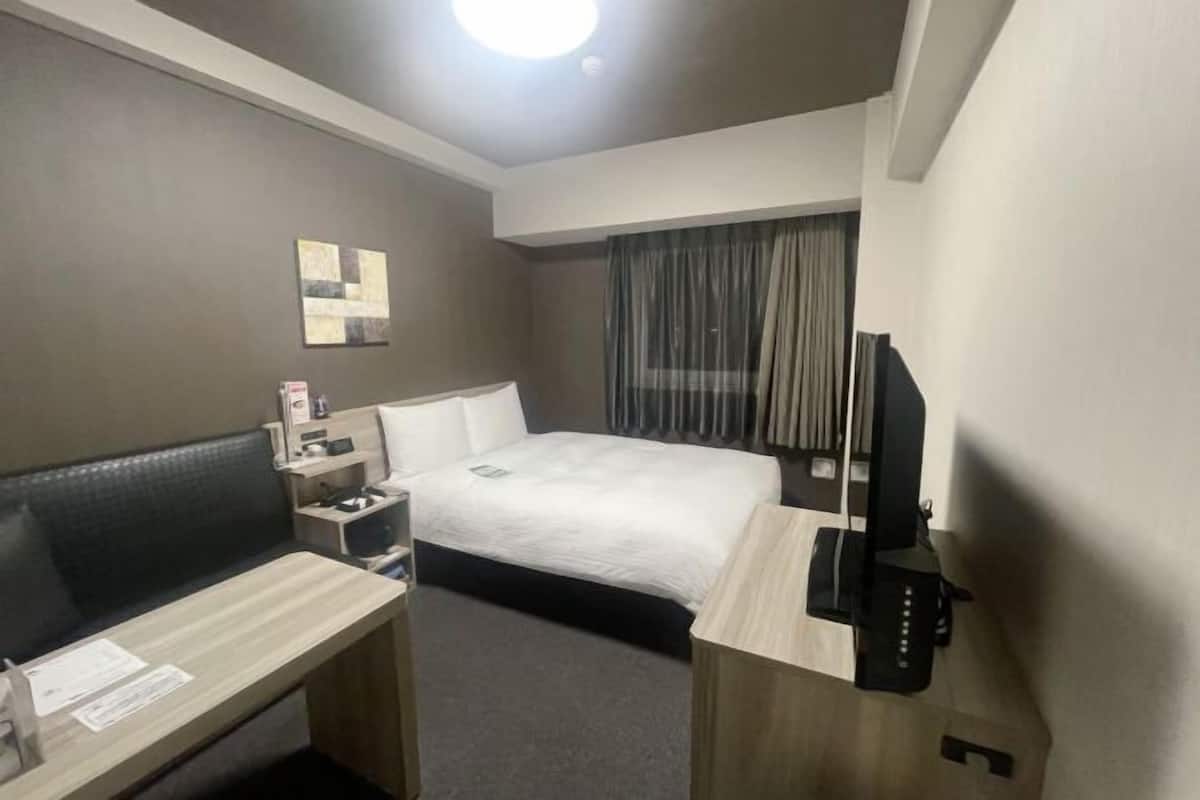 Schreibtisch, kostenloses WLAN, Bettwäsche