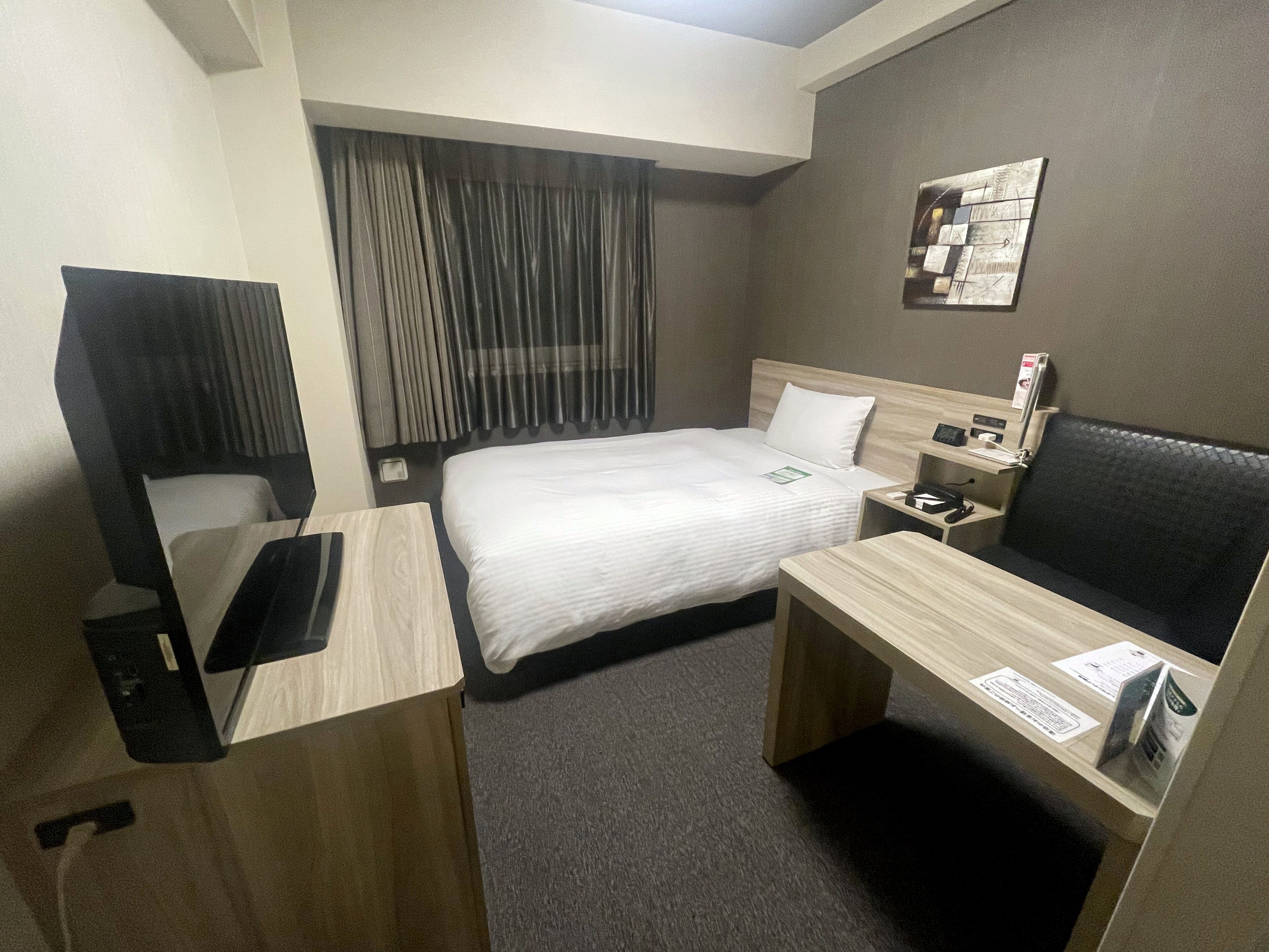 Bureau, accès au Wi-Fi (inclus), literie fournie