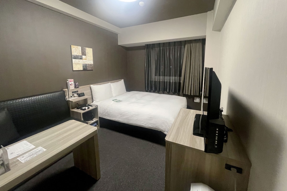 Superior Small Double Room, Non Smoking | Desk, free WiFi, bed sheets