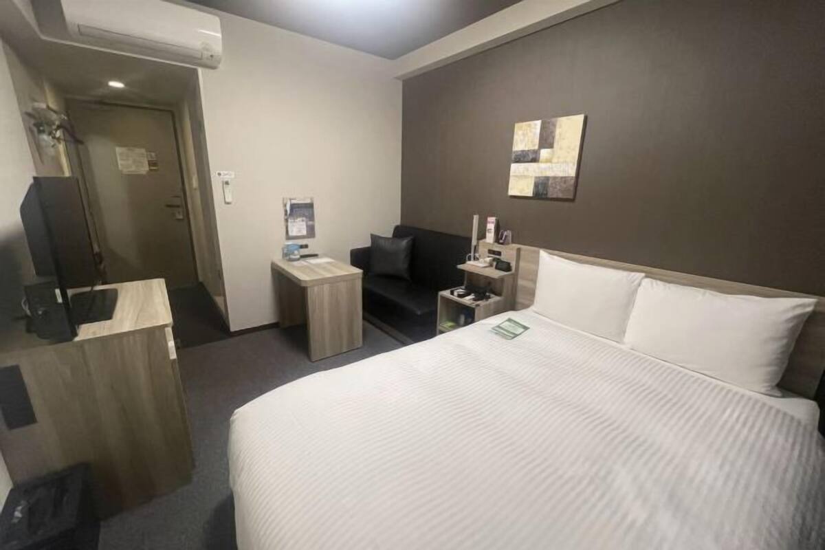 Bureau, accès au Wi-Fi (inclus), literie fournie