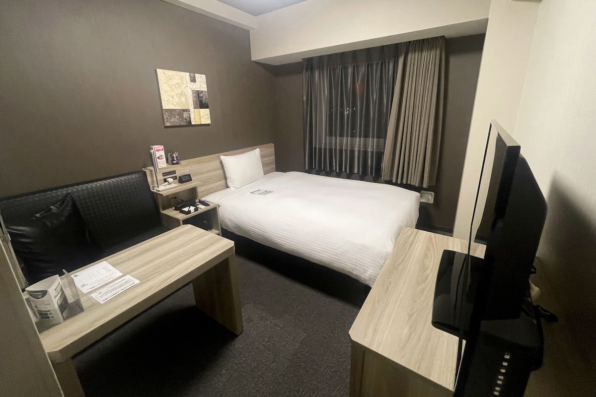 Superior Single Room, Non Smoking | Desk, free WiFi, bed sheets