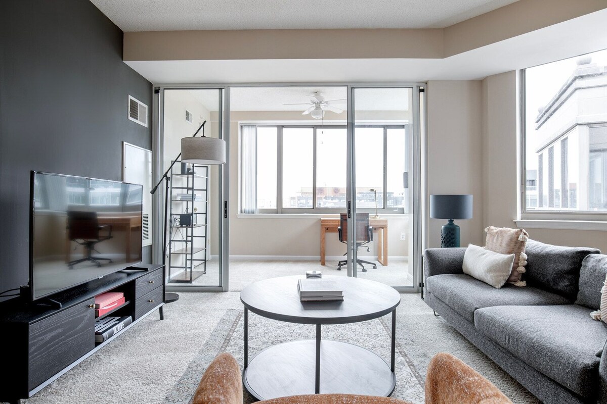 Rad Mount Vernon 1BR w/ Gym, Pool, Doorman, nr. Chinatown, by Blueground