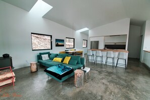 Télévision, cheminée