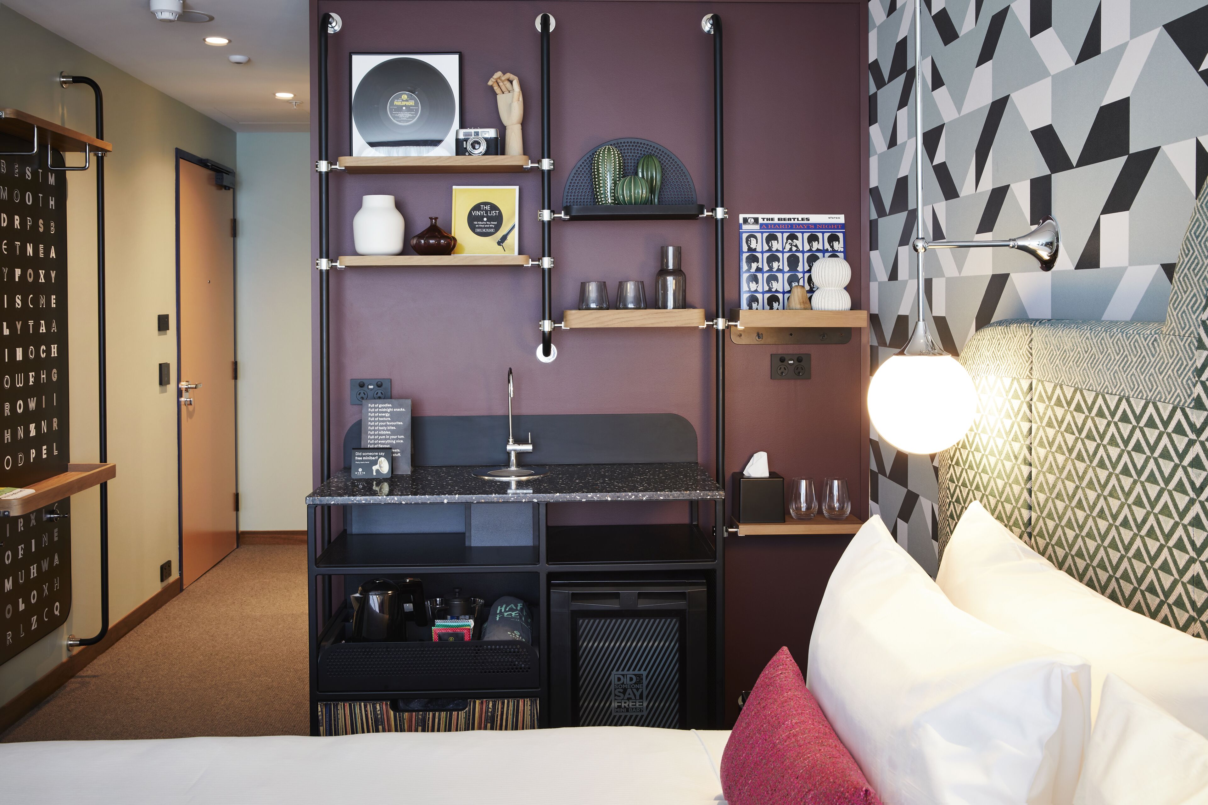 groovy city | city view