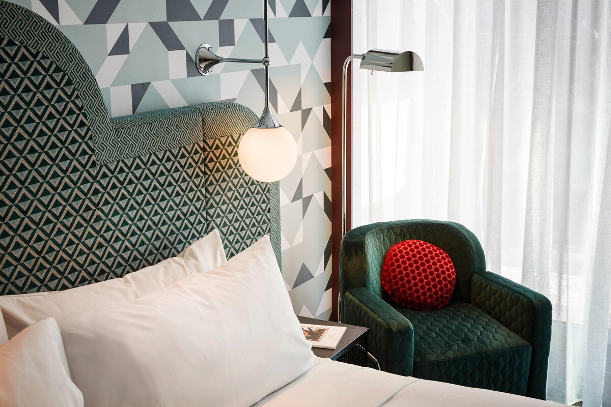 Surmatelas, coffres-forts dans les chambres, rideaux occultants