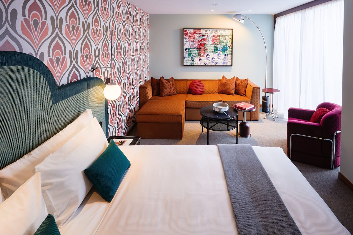Deluxe-Studiosuite, 1 King-Bett | Pillowtop-Betten, Zimmersafe, Verdunkelungsvorhänge