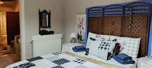 2 bedrooms, Internet - A cozy home away home. (Zaros)