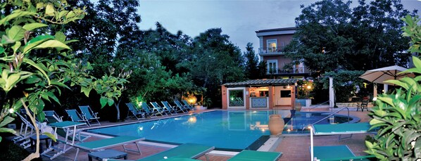 Piscine extérieure