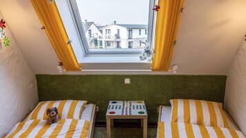 2 Schlafzimmer, Reisekinderbett, kostenloses WLAN, Bettwäsche