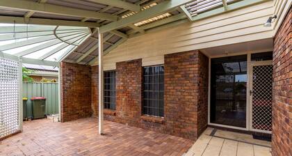 Banksia Gem One Street Back From Waterfront
