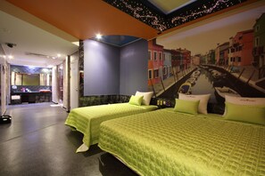Free WiFi, bed sheets - Hotel Lesign (Busan)