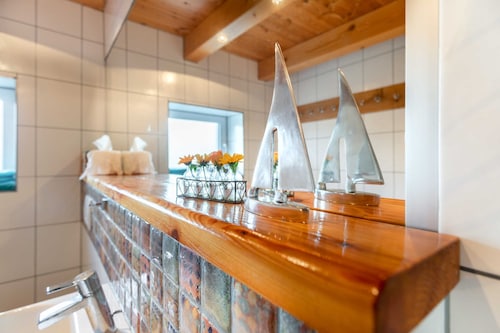 Ostseelandhaus mit Südterrasse und Teich OFC 07 - Landhaus mit Südterrasse am