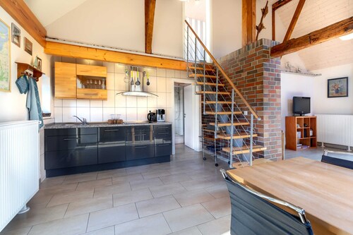 Baltic Sea country house with south-facing terrace and pond OFC 07 - Country house with south-facing terrace on the