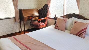 Superior Villa, Non Smoking | 4 bedrooms, individually decorated, free WiFi, bed sheets