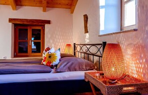 6 chambres, fer et planche à repasser, Wi-Fi gratuit, draps fournis