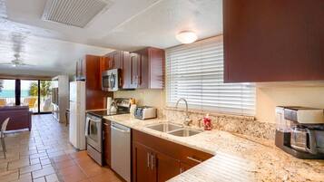 KylskÄp, mikrovÄgsugn, ugn och spishÀll