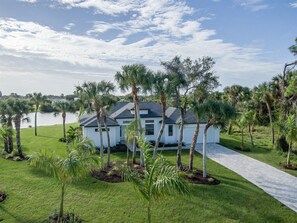 Property grounds - Island Pearl | Lake front | Pool | Spa (Rotonda West)