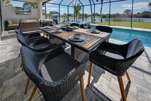 Dining - Island Pearl | Lake front | Pool | Spa (Rotonda West)