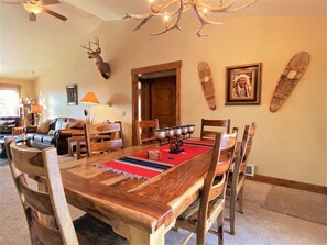 Dining - Authentic Montana Mountain Hideaway (Whitefish)