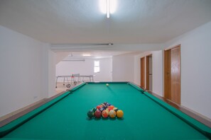 Games room - Villa Azul | 4 Bedrooms | Easy Walking to the Beach | Galé (Galé)