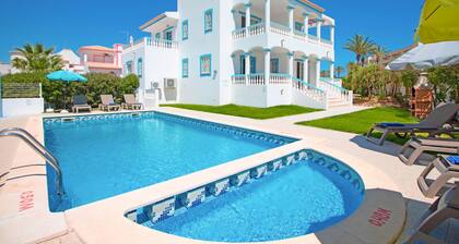 Villa Azul | 4 Bedrooms | Easy Walking to the Beach | Galé