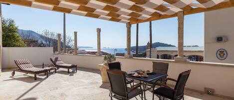 Estudi (Studio Apartment with Terrace and Sea) | Terrassa o pati