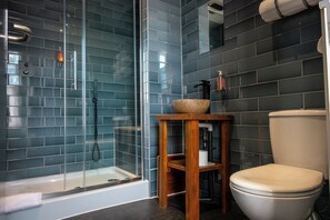 Dobbeltrom – superior | Dusj på badet