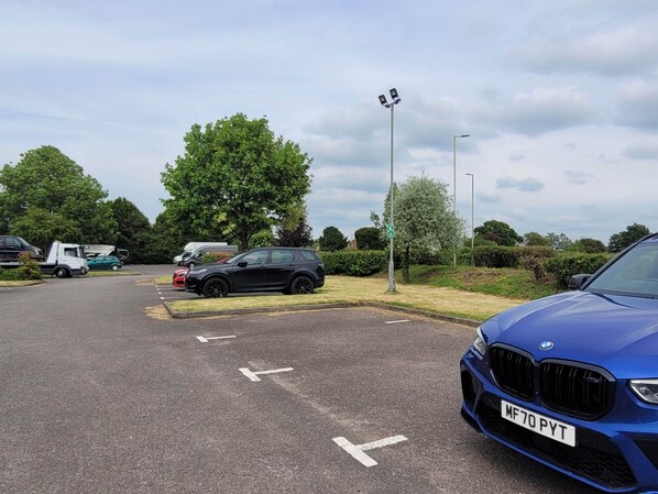 Free self parking - The Oakwood Hotel (Gloucester)