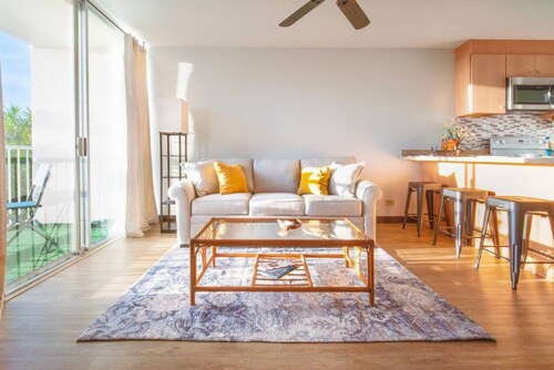 Beautiful Condo in the Heart of Kona`s Downtown