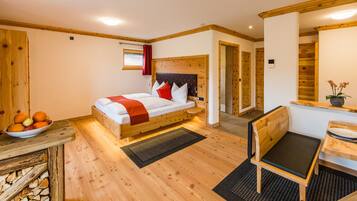 Comfort Apartment | 1 bedroom, in-room safe, individually decorated, individually furnished