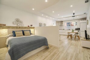 1 chambre, fer et planche Ă repasser, Wi-Fi gratuit, draps fournis