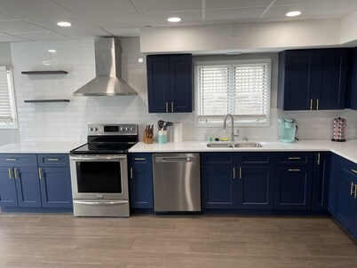 Quaint Sleep 8 In Downtown Walk to Lake Pets OK