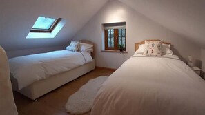 2 bedrooms, WiFi, bed sheets - Bridge House (Haverfordwest)