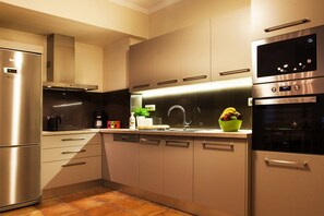 Fridge, microwave, oven, dishwasher