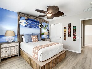 5 habitaciones, tabla de planchar con plancha y cuna de viaje