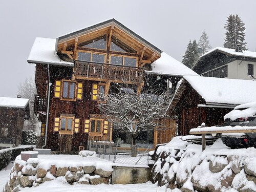 Renovated apartment in chalet RANFOLY: 170M2 5 CH 4 SDB 10' pied TC Supermorzine