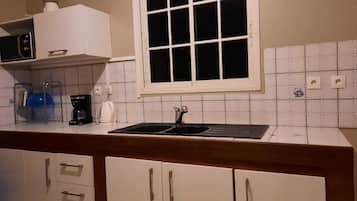 KĂŒhlschrank, Mikrowelle, Ofen, Herdplatte