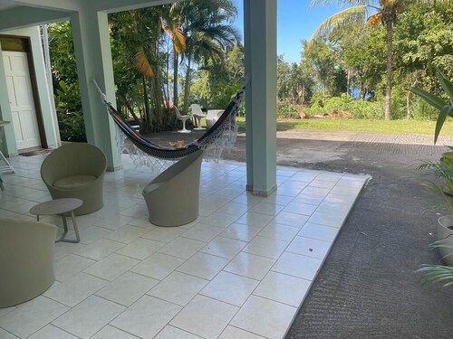 2 minutes de la plage de grande anse proche de toutes commodité