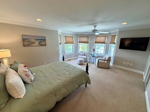 5 bedrooms, desk, iron/ironing board, free WiFi