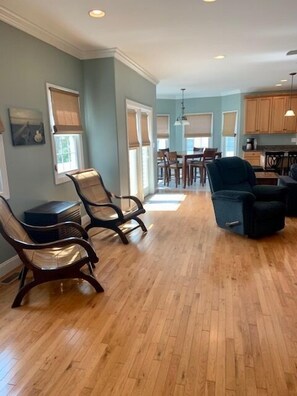 Interior - Very unique, there are two townhouses that share a pool area (Wildwood Crest)
