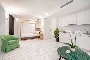 Luxury-Villa | Wohnbereich | Smart-TV, Kamin