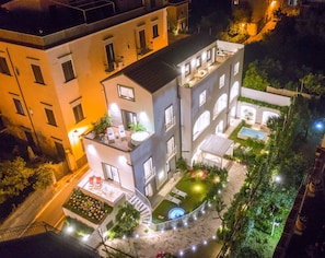 Fassade der Unterkunft â Abend/Nacht