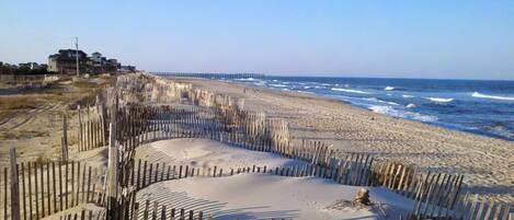 Una spiaggia nelle vicinanze