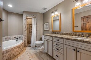 Shower, hair dryer - CSC4I The Platinum Suite by First Flight Rentals (Kill Devil Hills)