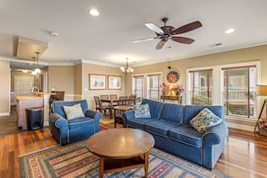 Smart TV, DVD player - CSC2R- Dolphin's Den by First Flight Rentals (Kill Devil Hills)