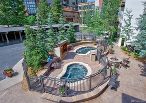 Terrace/patio - Ski-In, Hot Tubs, Fire-Pit, BBQs, Private Shuttle, Slopeside, Creek Below (Steamboat Springs)