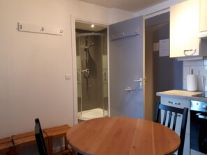 Dining - Montalbert (Montalbert Aime)