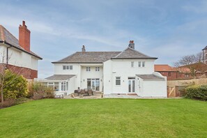 Exterior - Host & Stay | Solimar House (Whitby)